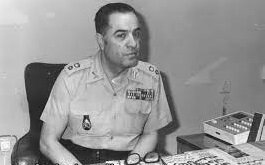 مقاله توهین آمیز روزنامه اطلاعات به یک رهبر سیاسی