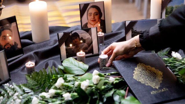 گرامیداشت قربانیان هواپیمای اوکراینی در دانشگاههای کانادا گرامیداشت قربانیان هواپیمای اوکراینی در دانشگاههای کانادا