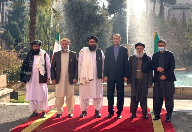 دیدار سرپرست وزارت خارجه طالبان با امیرعبداللهیان/ متقی: مذاکرات مثبت و سازنده بود دیدار سرپرست وزارت خارجه طالبان با امیرعبداللهیان/ متقی: مذاکرات مثبت و سازنده بود