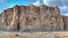 نقش دیوان سالاری در تحول و تکامل هویت ایرانی