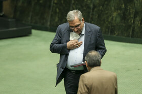  بهرام عین‌اللهی وزیر بهداشت در صحن علنی مجلس شورای اسلامی