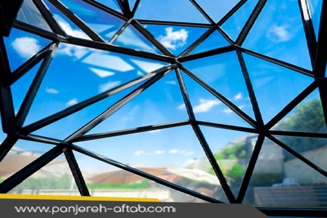 اسکای لایت یا سقف شیشهای نگارین پنجره آفتاب اسکای لایت یا سقف شیشهای نگارین پنجره آفتاب