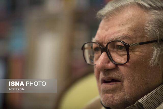 در دنیای علم ما "مشقنویس" هستیم!/ما کمتر از آمریکا نیستیم و میتوانیم در دنیای علم ما "مشقنویس" هستیم!/ما کمتر از آمریکا نیستیم و میتوانیم