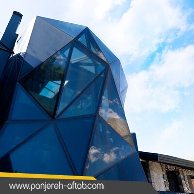 اسکای لایت یا سقف شیشهای نگارین پنجره آفتاب