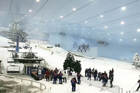 اسکی دبی، لذت اسکی روی برف در هوای ۵۰ درجه را رقم می زند