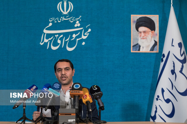 زارع: هنوز تلفیق درباره میزان یارانه نقدی و حذف ارز ترجیحی تصمیم گیری نکرده است  زارع: هنوز تلفیق درباره میزان یارانه نقدی و حذف ارز ترجیحی تصمیم گیری نکرده است