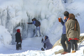 ایران زیباست؛ آبشار یخی «گنجنامه»
