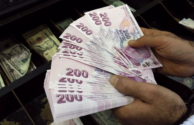 اردوغان از شهروندان ترکیه خواست ارز خارجی را به لیر تبدیل کنند