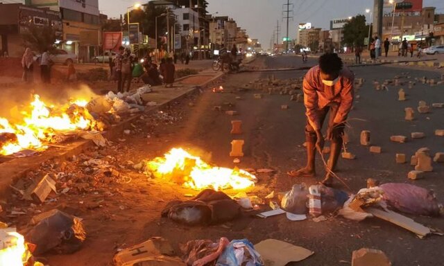 فراخوان اعتراضات جدید در سودان همزمان با کشته شدن یک معترض  فراخوان اعتراضات جدید در سودان همزمان با کشته شدن یک معترض