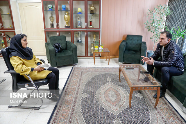 مرور روزهای سیاه و سفید وزنهبرداری با کوروش باقری؛ "سختگیر بودم اما چاره نداشتم"