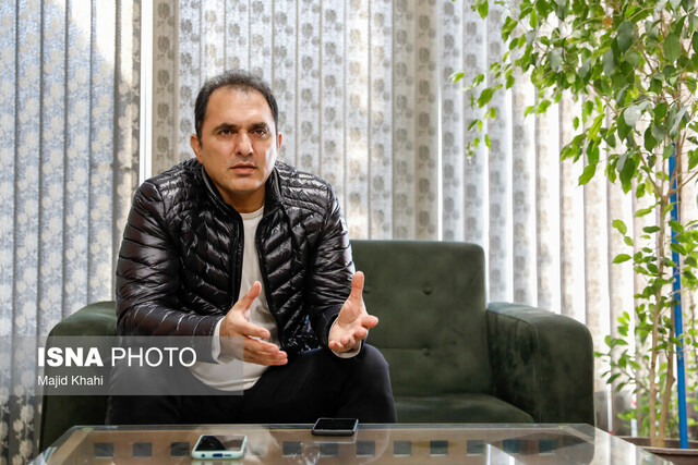 کوروش باقری: وقتی از بی‌پولی می‌نالیم اعزام برخی‌ها لزومی ندارد