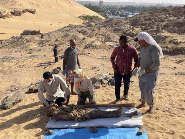 کشف مقبره ۲۰ مومیایی در مصر 