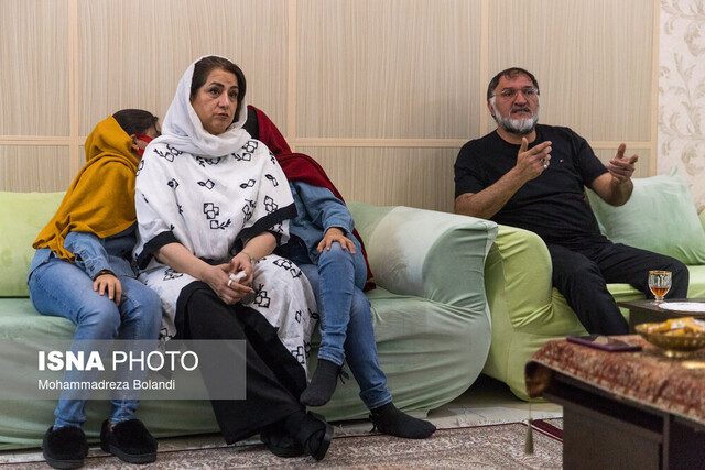 مادری برای دخترانی که معنی «تولد» را نمیدانستند