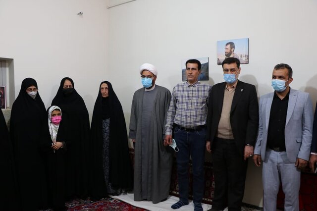 خانوادههای شهدا گنجی برای انقلاب اسلامی هستند