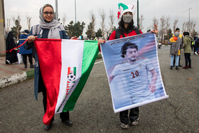 استادیوم آزادی پیش از آغاز دیدار تیم‌های ملی فوتبال ایران و عراق