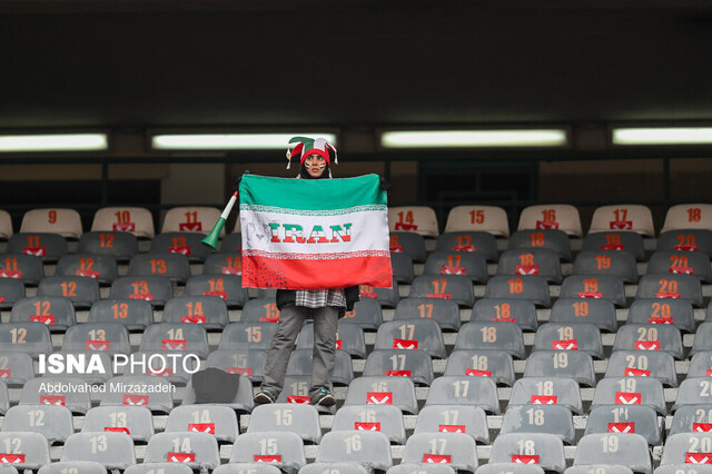 هوای خوب آزادی در روز برفی تهران/ شور و شوق عراقیها از بازی با ایران + فیلم