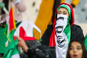 استادیوم آزادی پیش از آغاز دیدار تیم‌های ملی فوتبال ایران و عراق