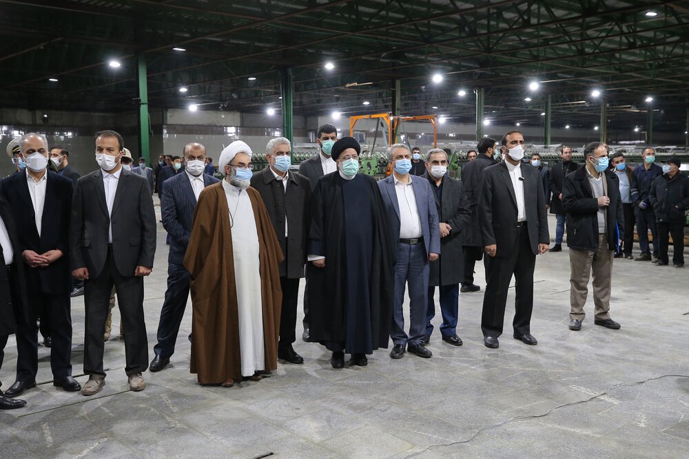 رئیس جمهور از شرکت صنایع پوشش ایران بازدید کرد