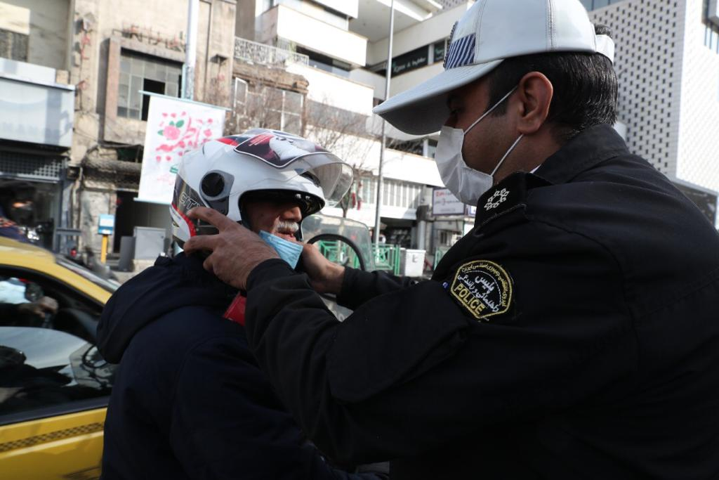 اهدای 500 عدد کلاه کاسکت استاندارد به موتورسواران توسط بانک ملی ایران