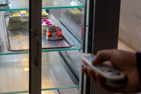 استفاده از دستگاههای پرتابل بررسی وضعیت مواد غذایی توسط مامورین بهداشتی مرکز بهداشت قم