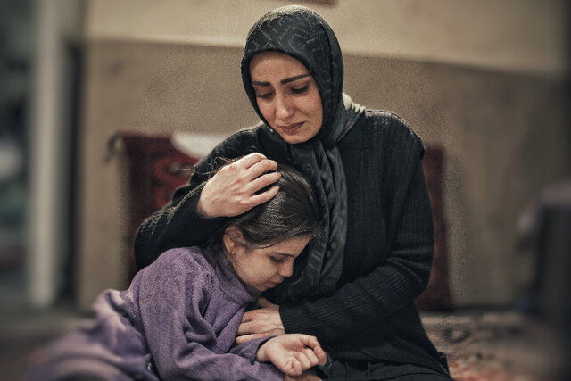 تصاویری از سریال جدید «بی همگان»