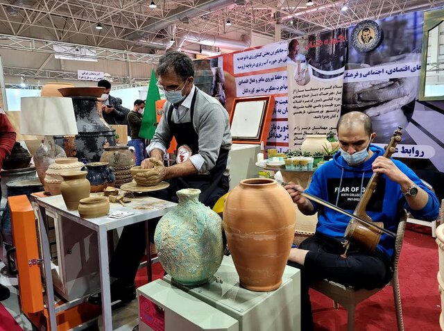 از رقص محلی تا ویراژ خودروهای تاریخی و تخفیف برای گواهینامه بینالمللی