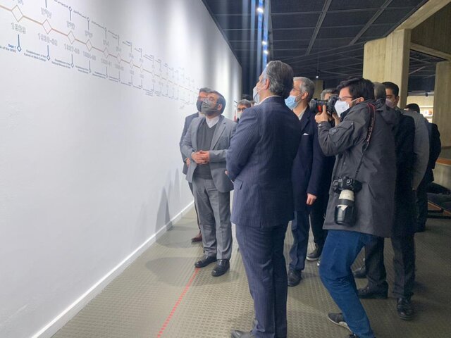 حضور ناگهانی وزیر در موزه هنرهای معاصر حضور ناگهانی وزیر در موزه هنرهای معاصر