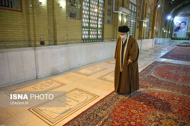 حضور رهبری بر مزار مرحوم هاشمی رفسنجانی  حضور رهبری بر مزار مرحوم هاشمی رفسنجانی