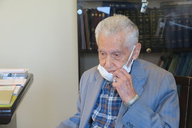 روزگار احمد سمیعی گیلانی در صدویکسالگی روزگار احمد سمیعی گیلانی در صدویکسالگی