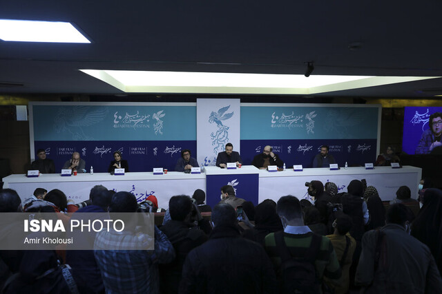 هنرمندان محترم لطفا ماسک تان را بزنید !  هنرمندان محترم لطفا ماسک تان را بزنید !