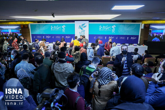 ویدئو / ازدحام، کرونا و اعتراض اهالی رسانه ویدئو / ازدحام، کرونا و اعتراض اهالی رسانه