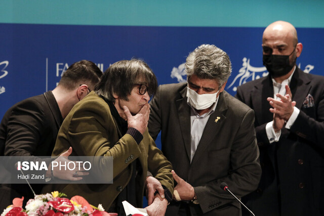 صحنهای برای لذت و دلتنگی در روز دوم جشنواره فیلم فجر صحنهای برای لذت و دلتنگی در روز دوم جشنواره فیلم فجر