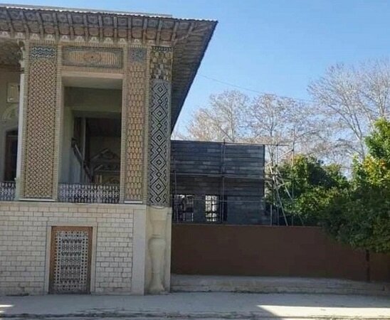 سازهای که برای ساخت فیلم جدید نرگس آبیار در باغ عفیفآباد ایجاد شده است فیلم نرگس آبیار در «باغ عفیفآباد» را متوقف کنید!
