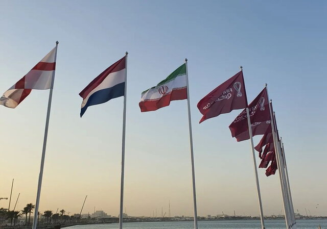 ‏اهتزار پرچم ایران در قطر در پی راهیابی تیم ملی فوتبال به جام‌جهانی