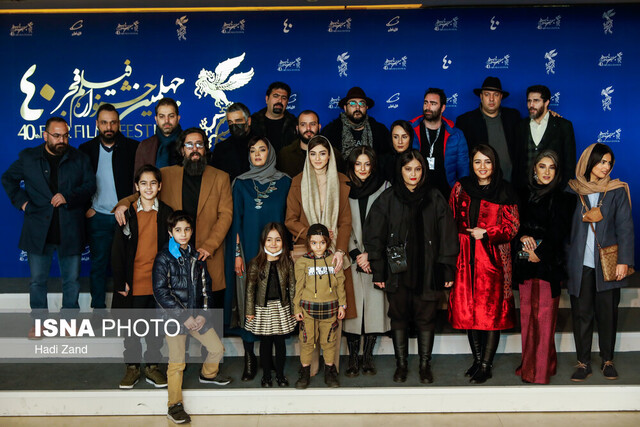 حاشیه نگاری بر روز بی مادر و دسته دختران