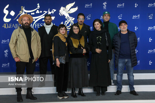 حاشیه نگاری بر روز بی مادر و دسته دختران