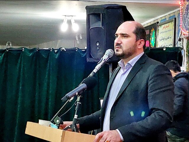 نگاه استکباری برخی مدیران مثل موریانه ریشههای انقلاب را میخورد نگاه استکباری برخی مدیران مثل موریانه ریشههای انقلاب را میخورد