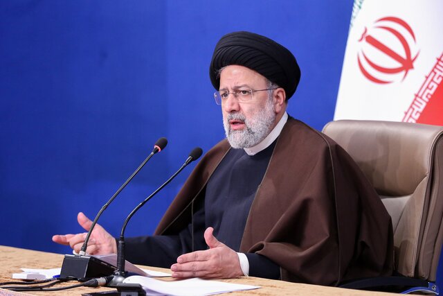 شیوه نامههای بهداشتی در اجتماعات بویژه در اماکن زیارتی رعایت شود شیوه نامههای بهداشتی در اجتماعات بویژه در اماکن زیارتی رعایت شود