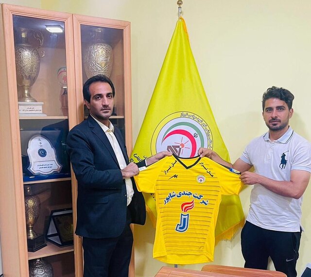 هافبک پدیده در جمع شاگردان کلانتری هافبک پدیده در جمع شاگردان کلانتری