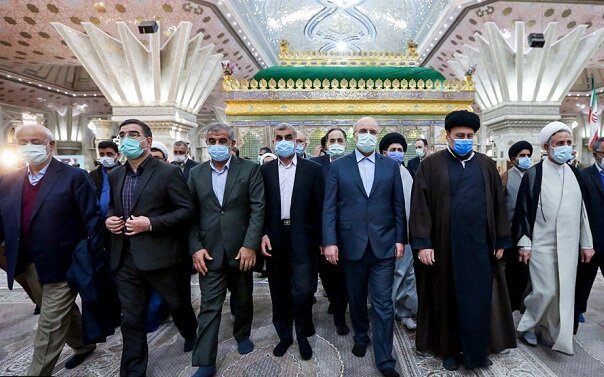 عکس: آرشیو تجدید بیعت نمایندگان مجلس با آرمان های امام (ره)