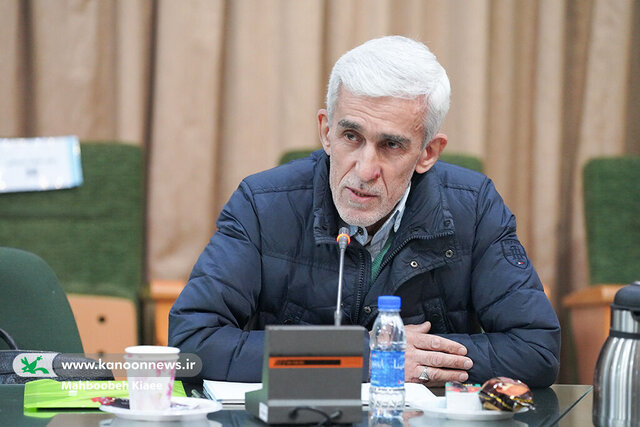 گزارشی از نشست «هنر و اندیشه در ادبیات انقلاب»