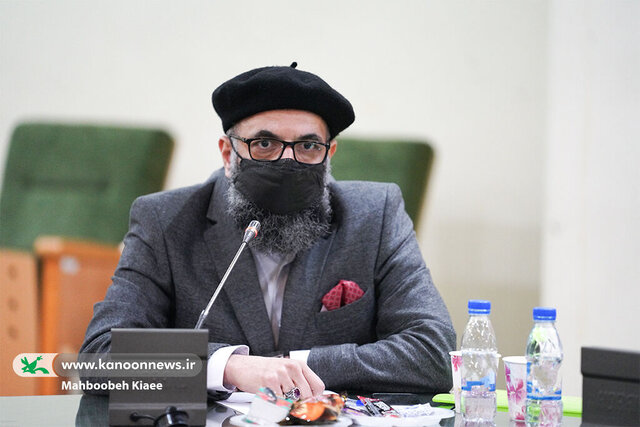 گزارشی از نشست «هنر و اندیشه در ادبیات انقلاب»