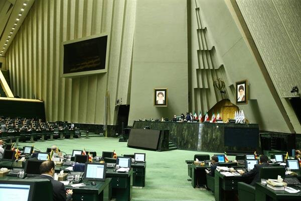 اختصاص ۴۰ هزار میلیارد تومان برای اجرای رتبه بندی معلمان اختصاص ۴۰ هزار میلیارد تومان برای اجرای رتبه بندی معلمان