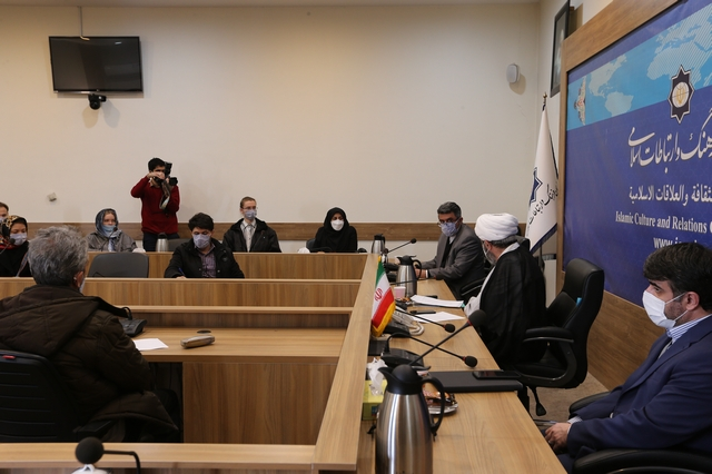 در مبارزه با ایرانهراسی و روسیههراسی تلاش شود