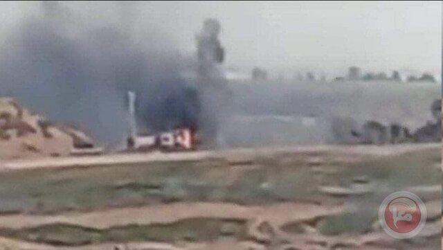 جوانان غزه یک دستگاه حفاری رژیم صهیونیستی را آتش زدند جوانان غزه یک دستگاه حفاری رژیم صهیونیستی را آتش زدند