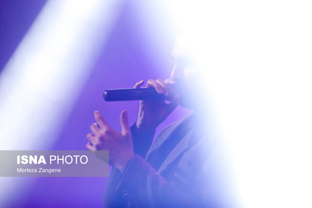 عکس تزئینی است یک شبه سلبریتی می شوند و یک شبه هم فراموش!