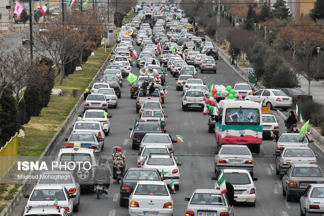 جشن  پیروزی انقلاب اسلامی ایران همزمان با مذاکرات وین از نگاه آسوشیتدپرس