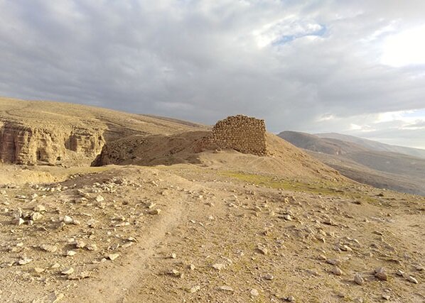 تجاوز به دژ هخامنشی!