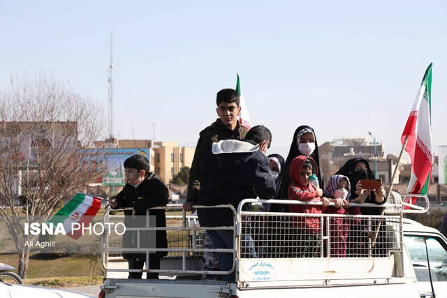  رژه خودرویی ۲۲ بهمن همزمان با سراسر ایران اسلامی در مهریز