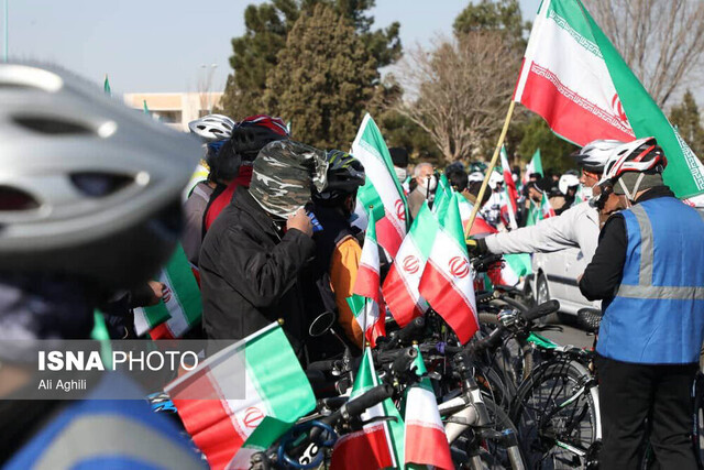 رژه خودرویی ۲۲ بهمن همزمان با سراسر ایران اسلامی در مهریز